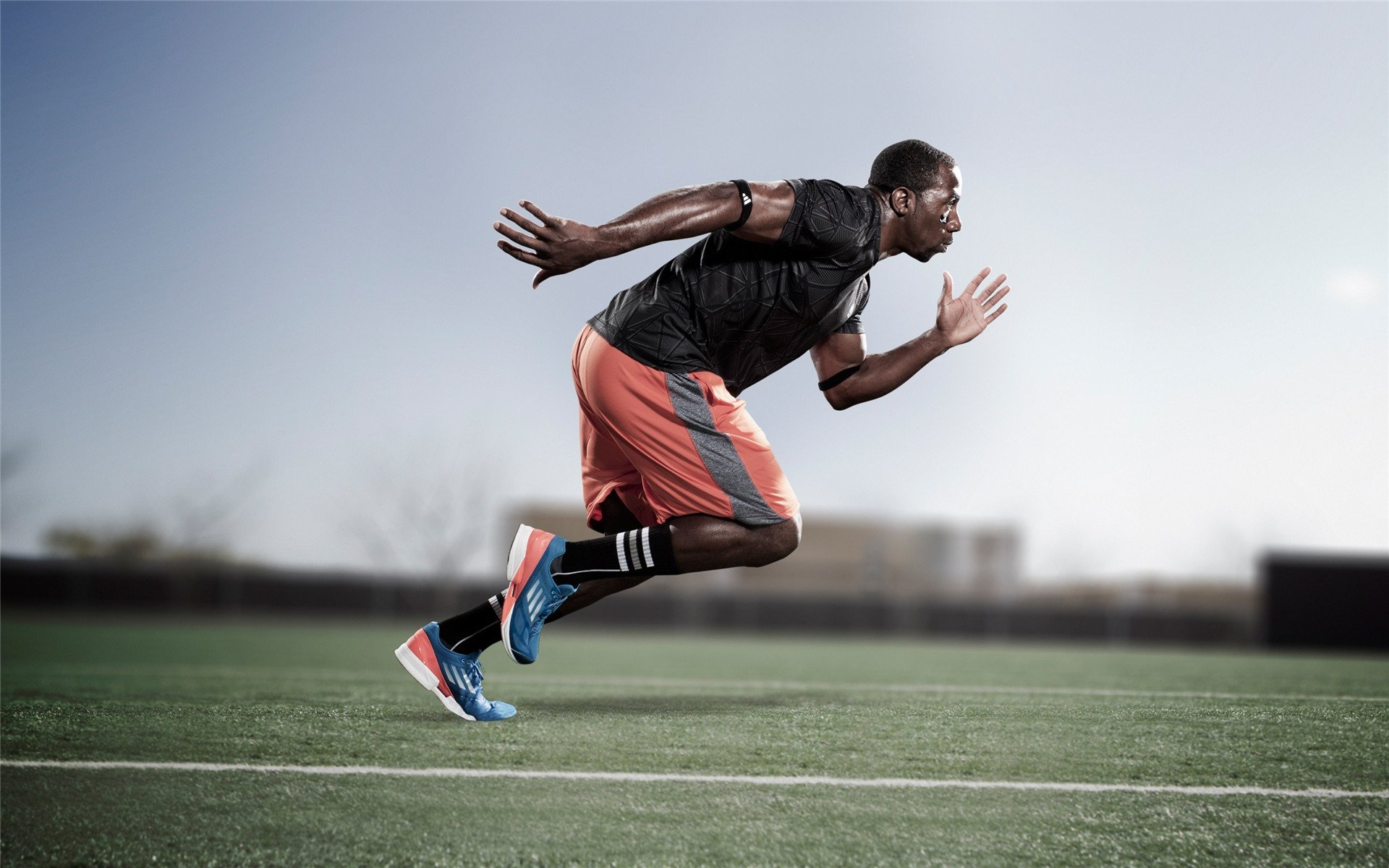 “新都垒球赛：选手拼尽全力，金牌近在眼前”